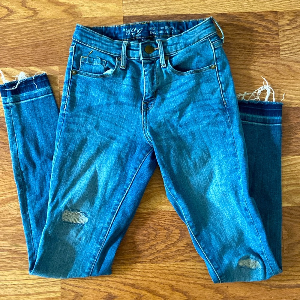 Massimo Jeans Size 00/24R High Rise Skinny Jeans with distressed patches